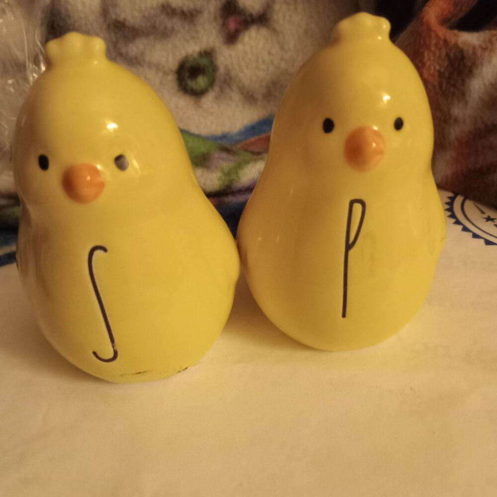 Yellow Chicks Salt and Pepper Shakers Ceramic realistic